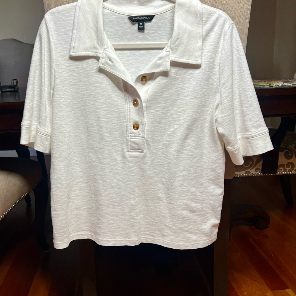 NWOT Banana Republic White Short Sleeve Polo Shirt.